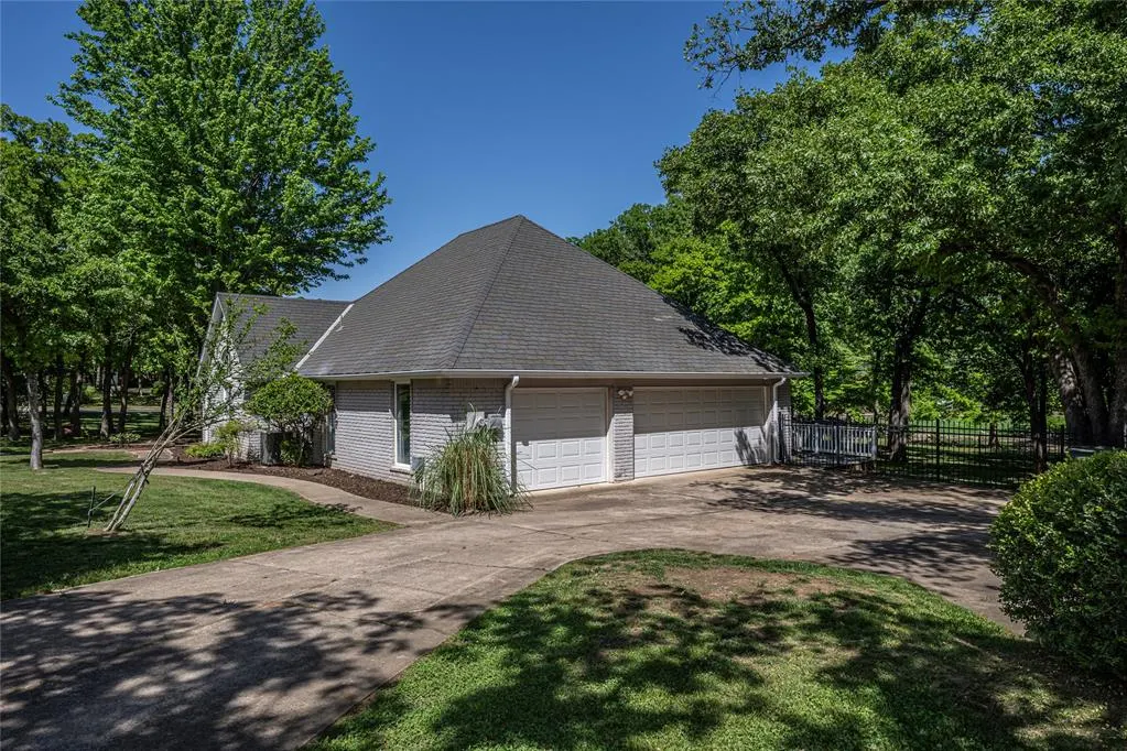 Photo 6 — 2500 Perth Drive, Edmond, OK 73013