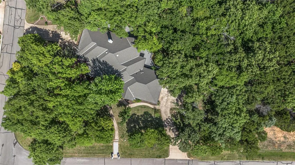 Front exterior — 2500 Perth Drive, Edmond, OK 73013