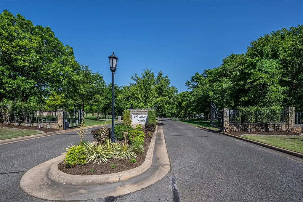 Photo 3 — 2500 Perth Drive, Edmond, OK 73013