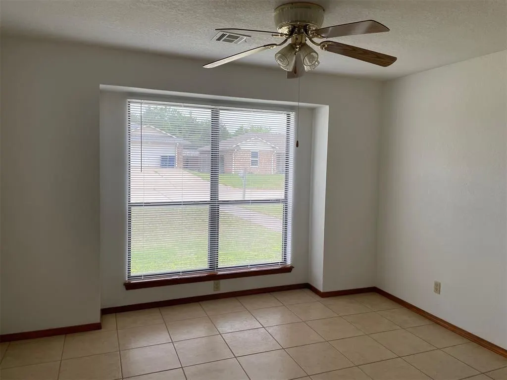 Photo 6 — 1019 Burning Wood Drive, Shawnee, OK 74804