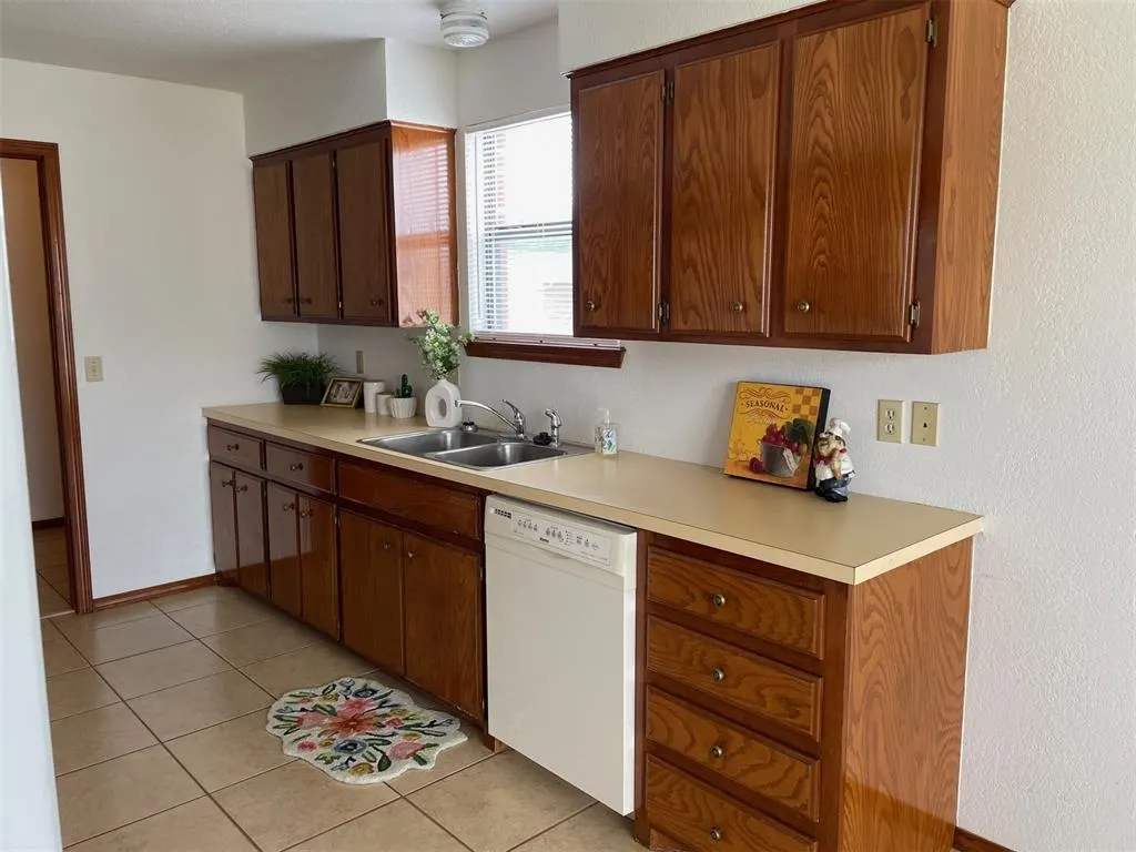 Photo 11 — 1019 Burning Wood Drive, Shawnee, OK 74804