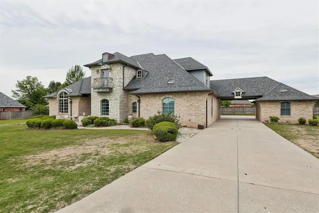Photo 4 — 320 Lysbeth Court, Goldsby, OK 73093