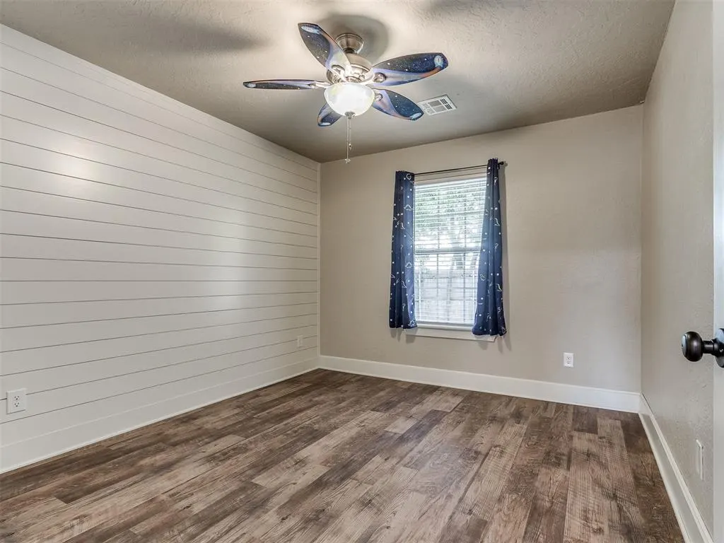 Photo 17 — 2312 NE 4th Street, Moore, OK 73160