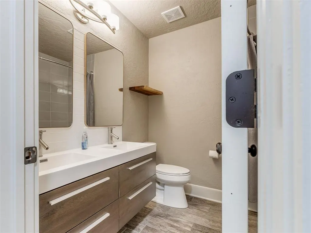 Photo 19 — 2312 NE 4th Street, Moore, OK 73160