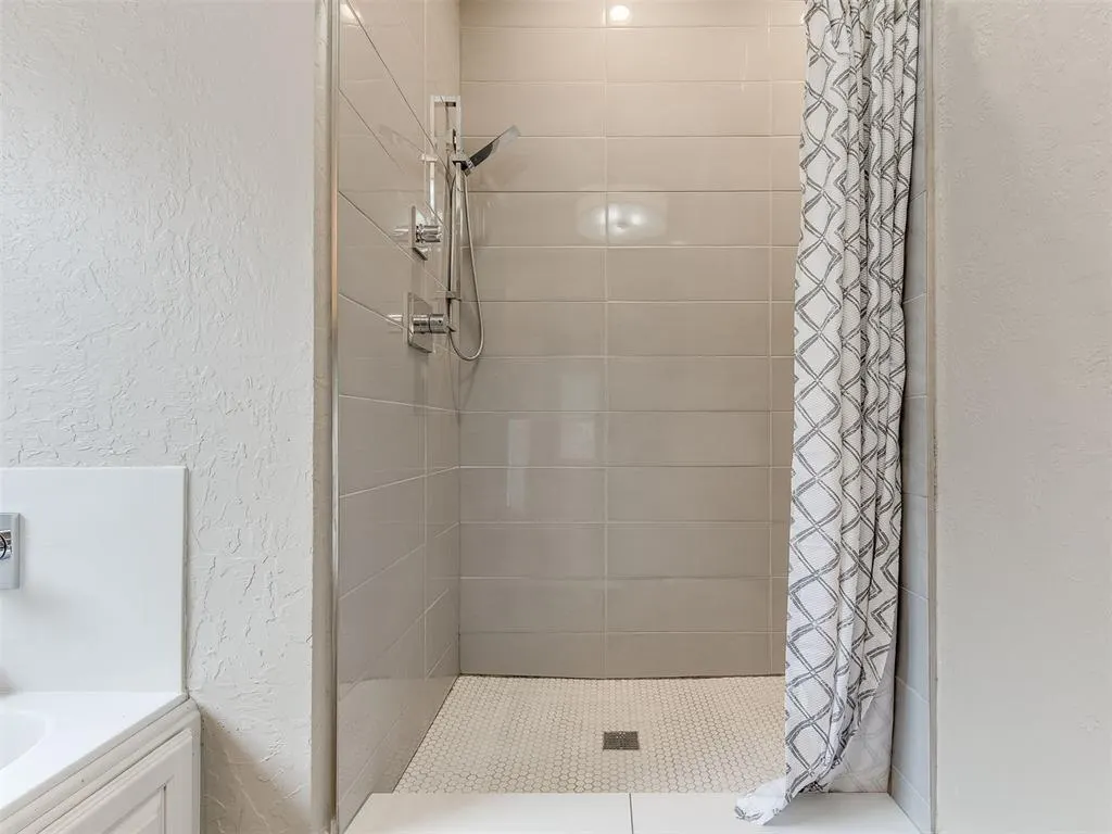 Photo 27 — 2312 NE 4th Street, Moore, OK 73160