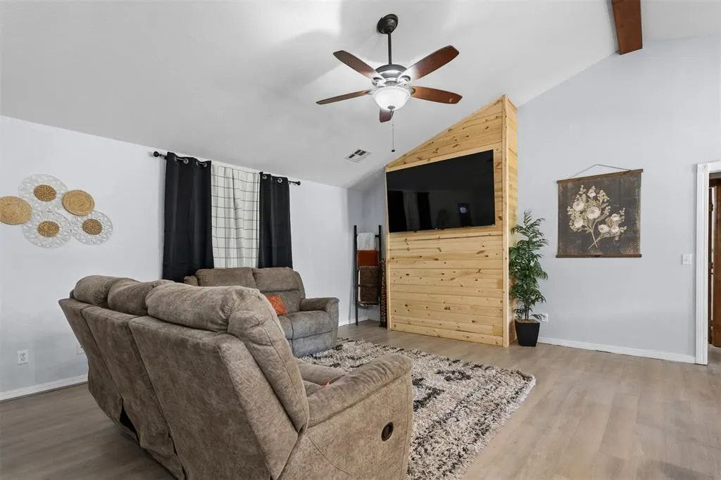 Photo 5 — 536 N Johnsonville Avenue, Byars, OK 74831