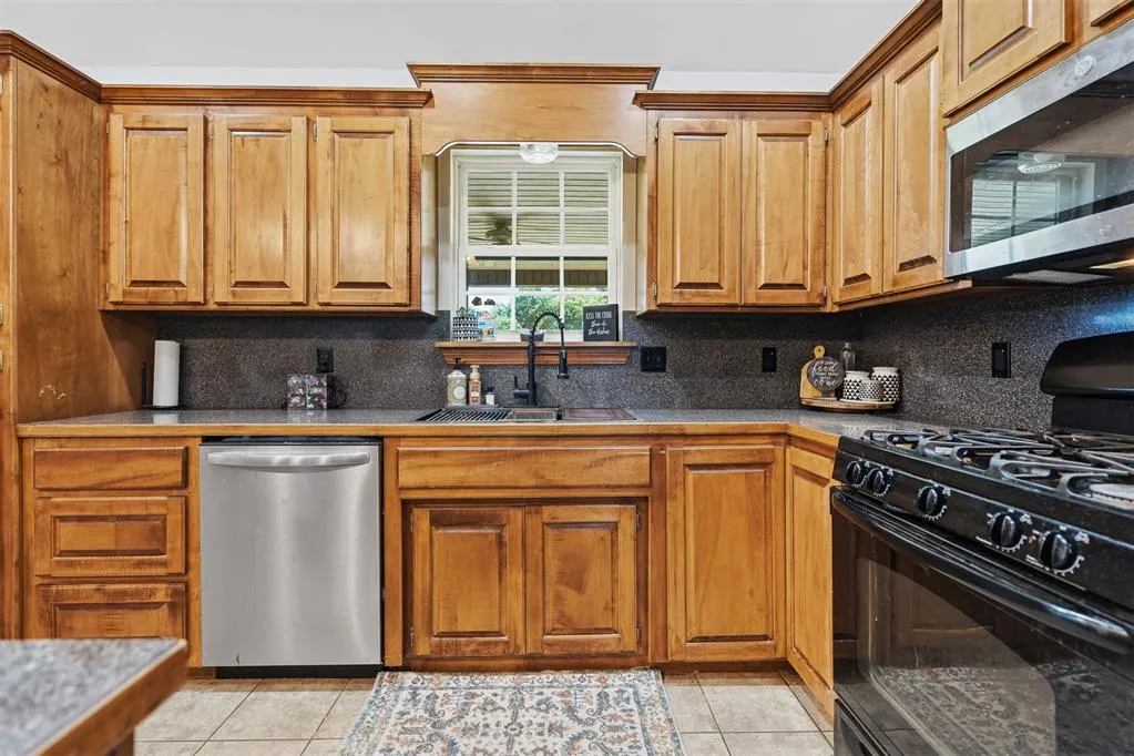 Photo 13 — 536 N Johnsonville Avenue, Byars, OK 74831