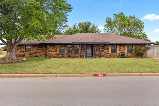 Sold home at 1501 Rolling Hills Street