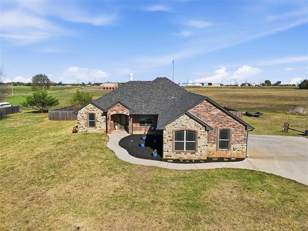 Photo 4 — 104 E Cool Springs Road, Rush Springs, OK 73082