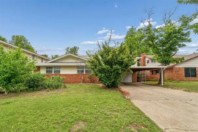 Photo 2 — 5012 NW 25th Street, Oklahoma City, OK 73127