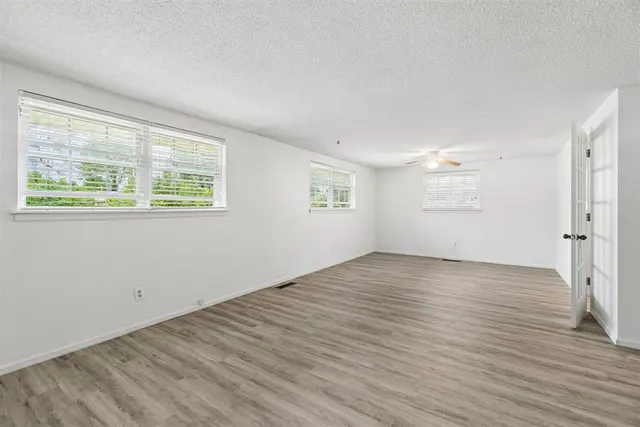 Photo 8 — 5012 NW 25th Street, Oklahoma City, OK 73127
