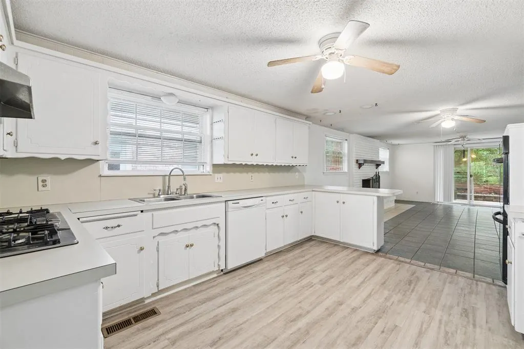 Photo 21 — 5012 NW 25th Street, Oklahoma City, OK 73127
