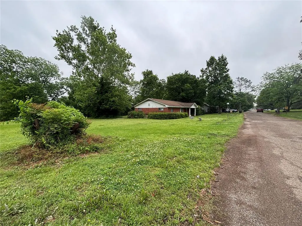 Photo 4 — 408 NE Ave A Avenue, Idabel, OK 74745