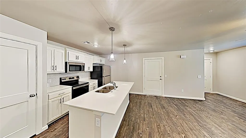 Photo 7 — 5012 Avion Court, Oklahoma City, OK 73135