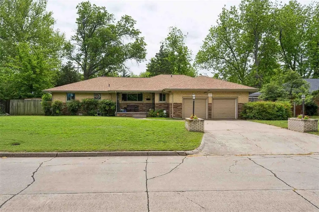 Front exterior — 111 Crestmont Avenue, Norman, OK 73069