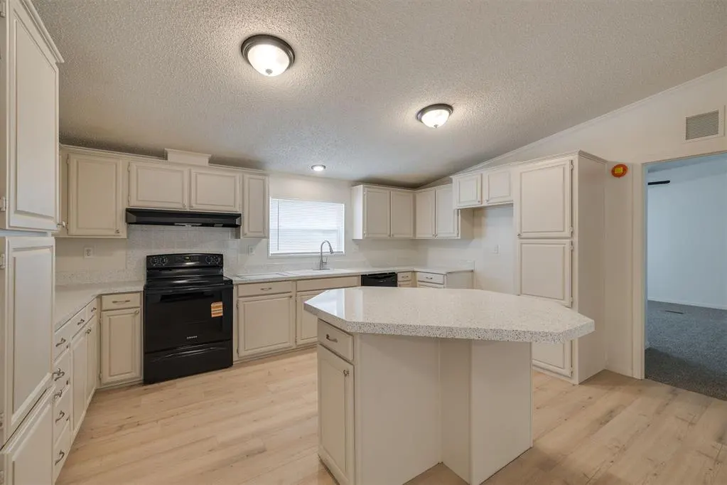 Photo 19 — 1523 142nd Avenue, Norman, OK 73026