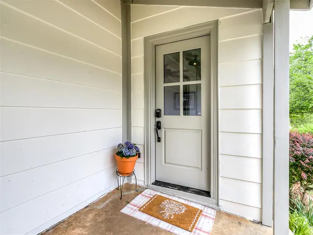 Photo 2 — 509 N Division Street, Guthrie, OK 73044