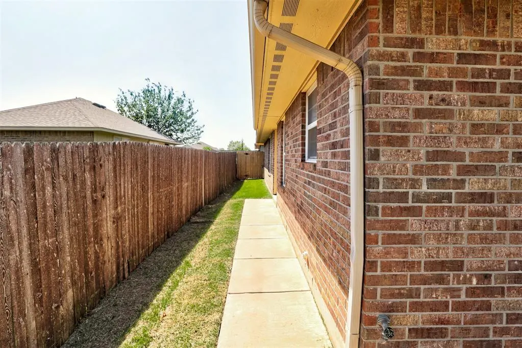 Photo 6 — 12601 Heritage Oaks Drive, Oklahoma City, OK 73120