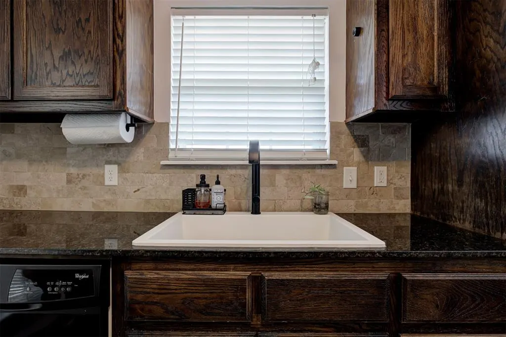 Photo 16 — 12601 Heritage Oaks Drive, Oklahoma City, OK 73120