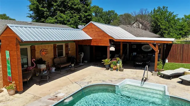 Photo 8 — 2112 Lynn Lane, Weatherford, OK 73096