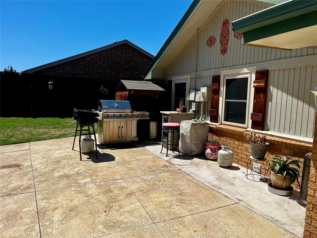 Photo 10 — 2112 Lynn Lane, Weatherford, OK 73096