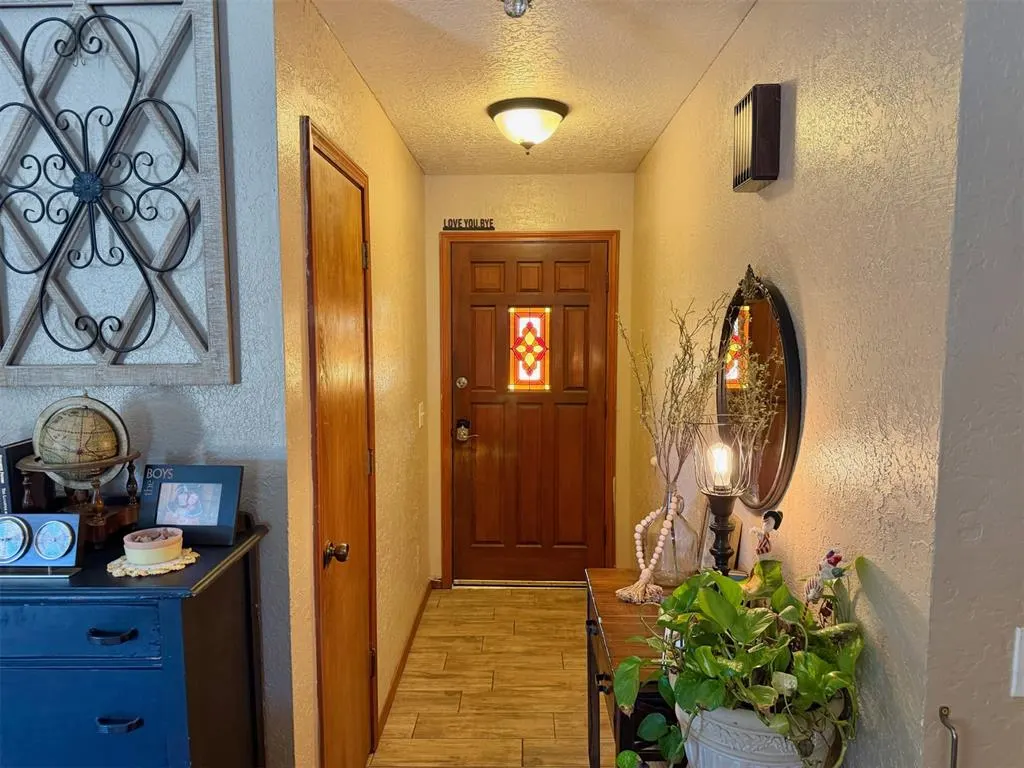 Photo 11 — 2112 Lynn Lane, Weatherford, OK 73096