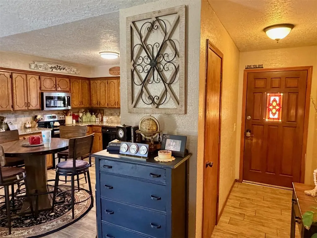 Photo 12 — 2112 Lynn Lane, Weatherford, OK 73096