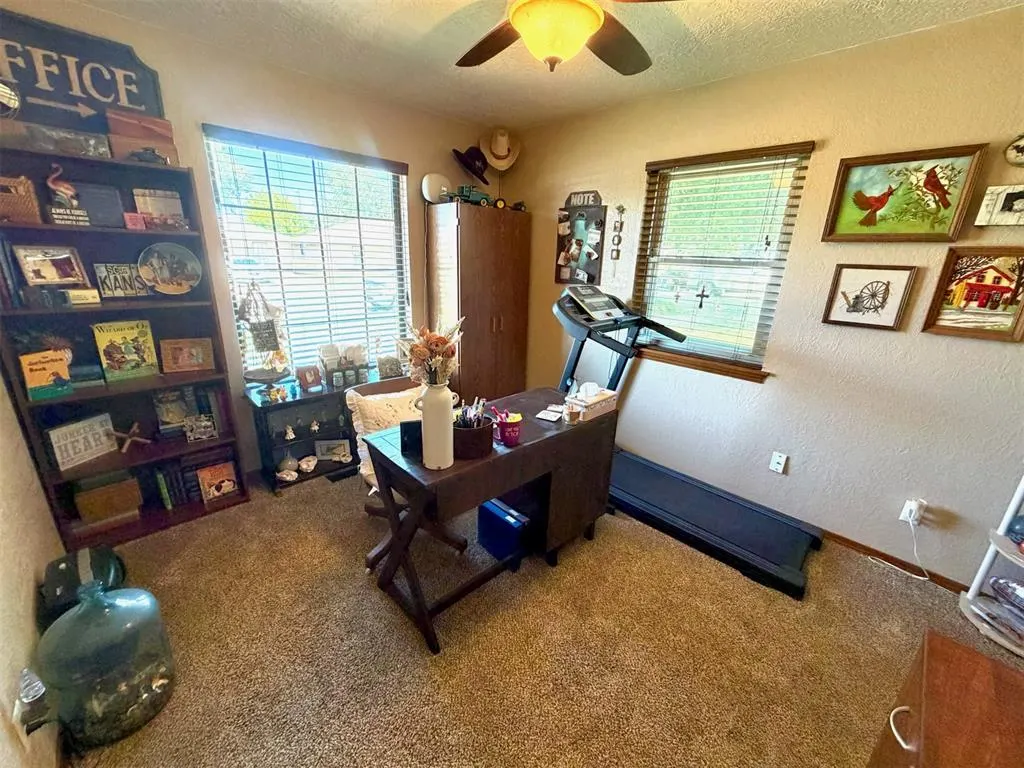 Photo 27 — 2112 Lynn Lane, Weatherford, OK 73096