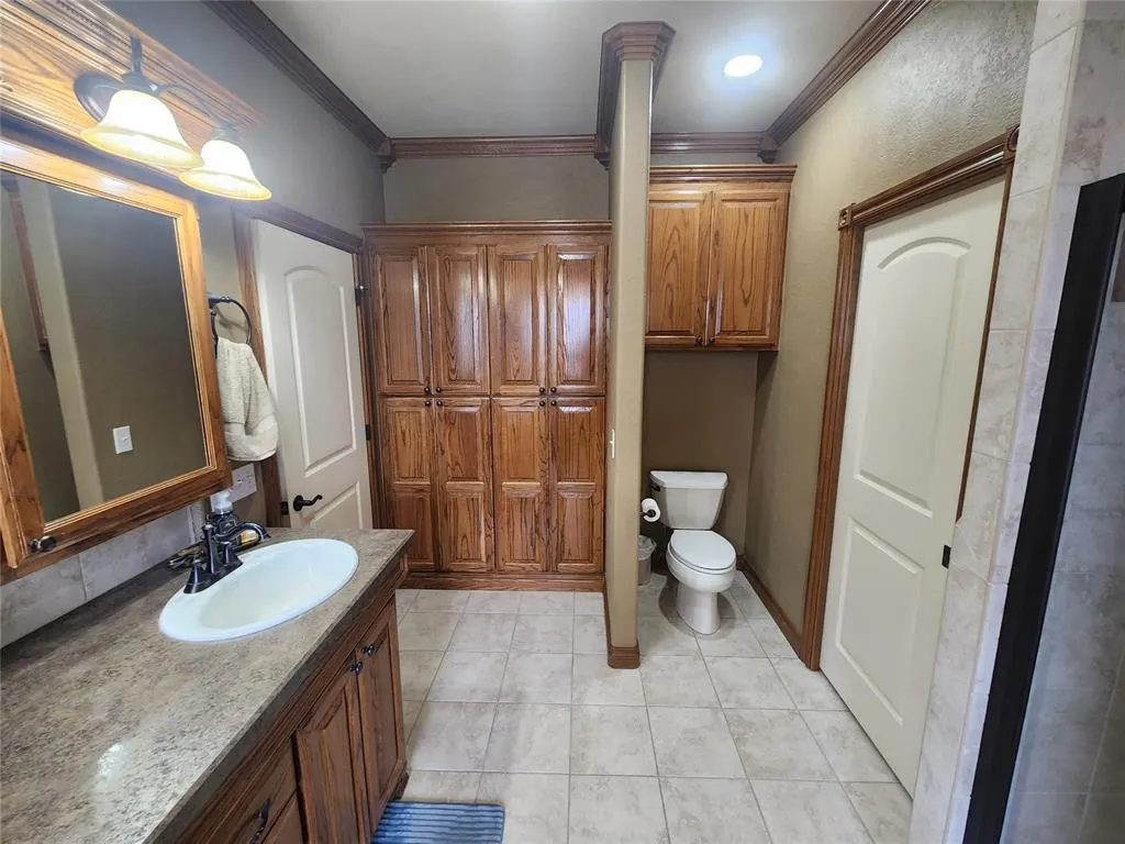 Photo 12 — 401 S Coblake Street, Apache, OK 73006