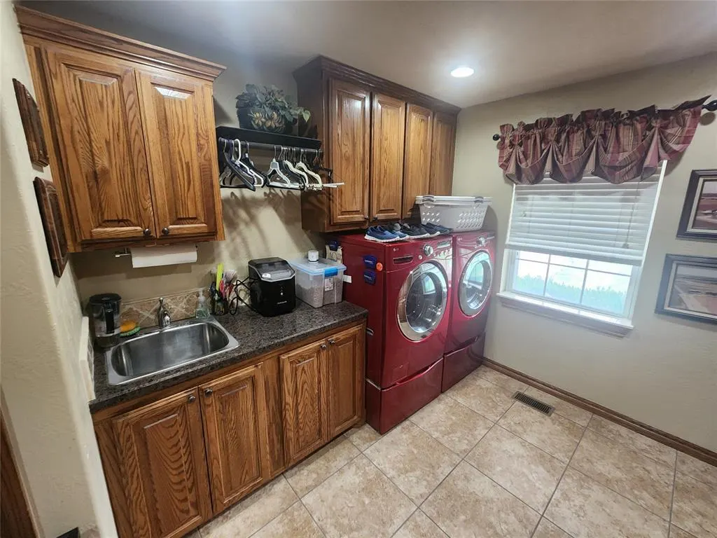 Photo 21 — 401 S Coblake Street, Apache, OK 73006