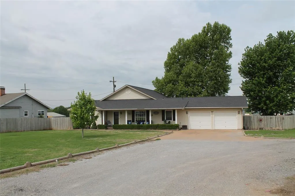 Photo 26 — 401 S Coblake Street, Apache, OK 73006