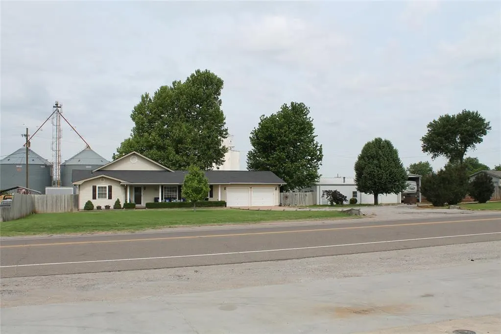 Photo 27 — 401 S Coblake Street, Apache, OK 73006