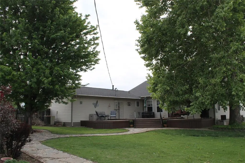 Photo 40 — 401 S Coblake Street, Apache, OK 73006