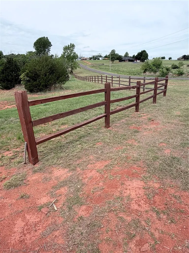 Photo 3 — 8351 Autumn Blaze, Blanchard, OK 73010