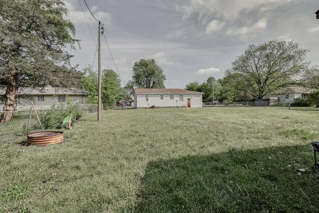 Photo 24 — 802 W Spruce Street, Haskell, OK 74436