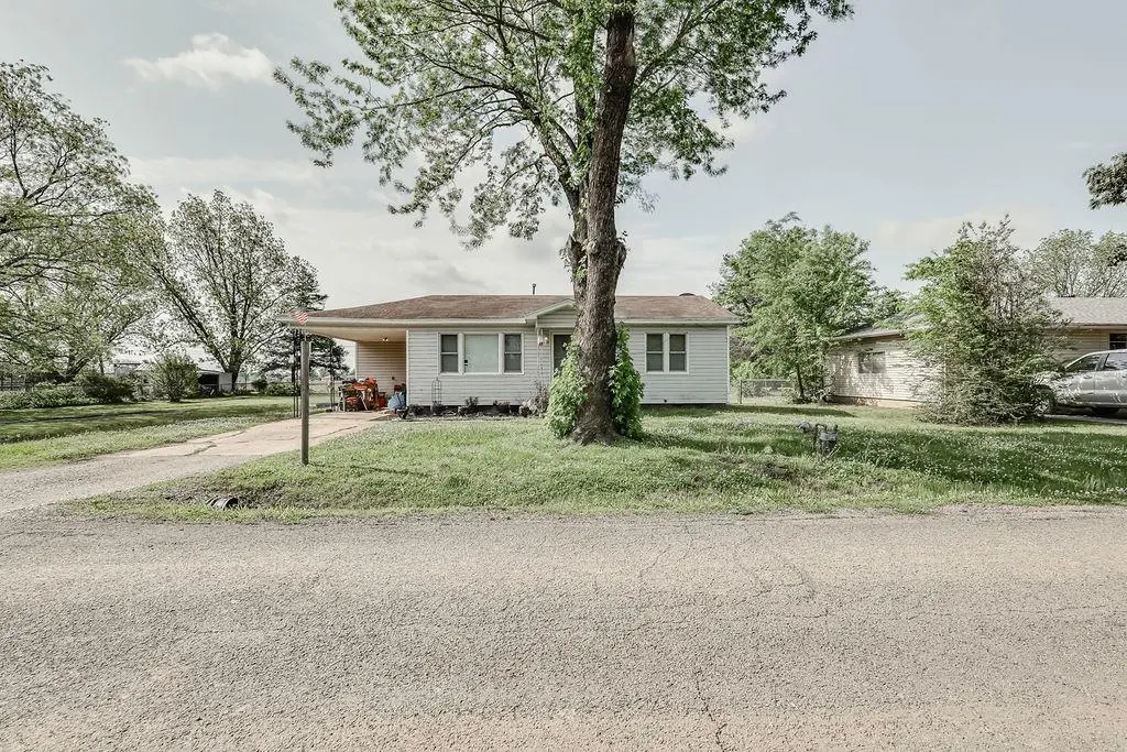Photo 29 — 802 W Spruce Street, Haskell, OK 74436