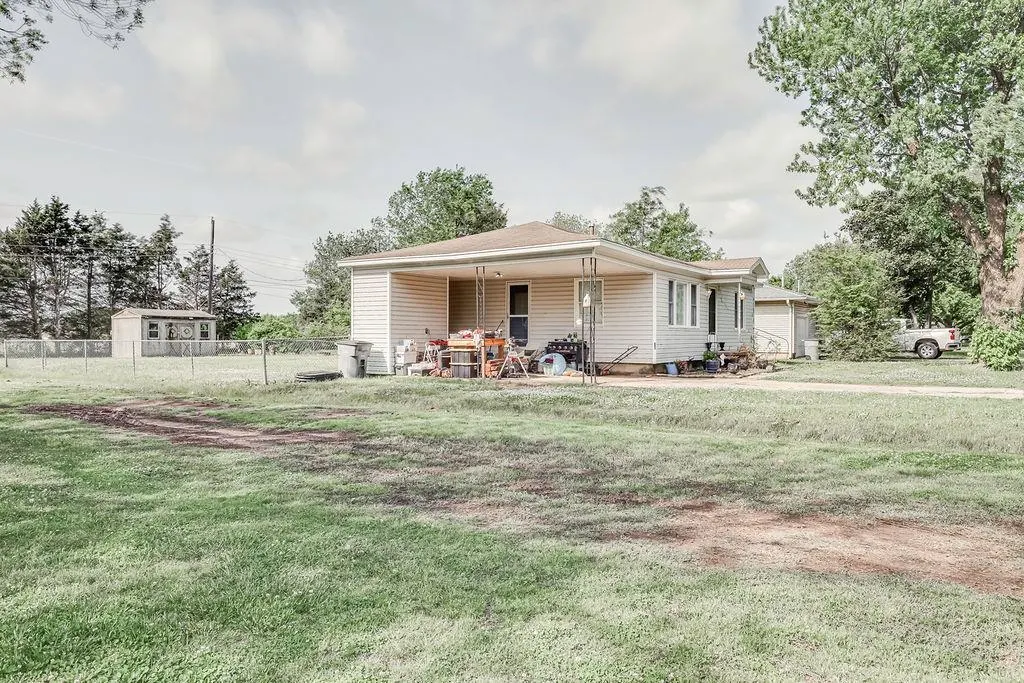 Photo 33 — 802 W Spruce Street, Haskell, OK 74436