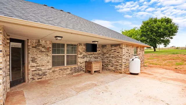 Photo 7 — 2306 County Road 1335, Blanchard, OK 73010