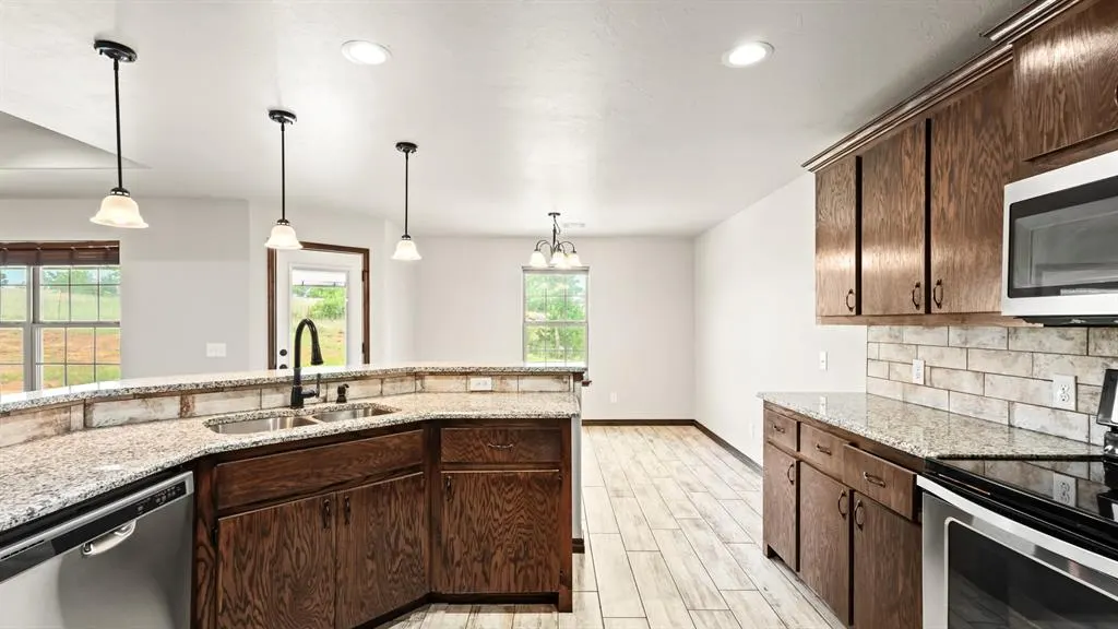 Photo 24 — 2306 County Road 1335, Blanchard, OK 73010