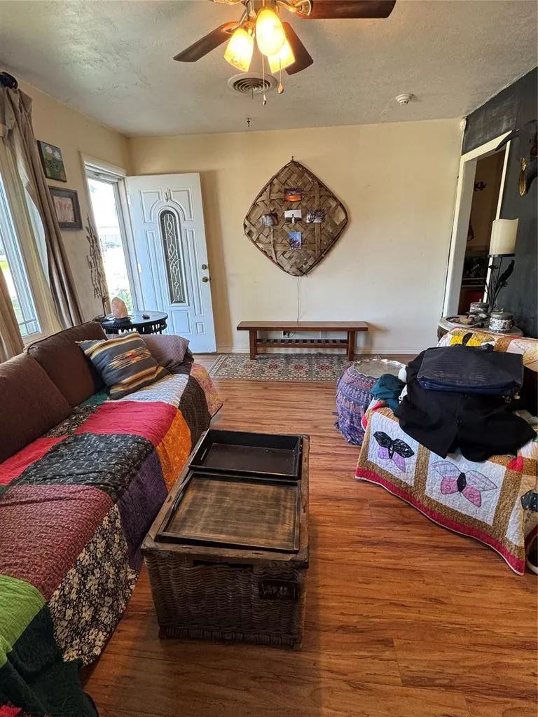 Photo 2 — 9521 N Walker Avenue, Oklahoma City, OK 73114