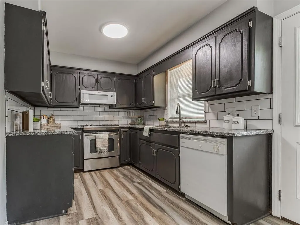Photo 11 — 16 Tawana Drive, Shawnee, OK 74804
