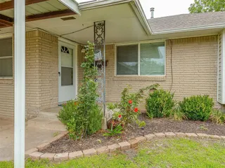 Sold home at 919 SW 3rd Street