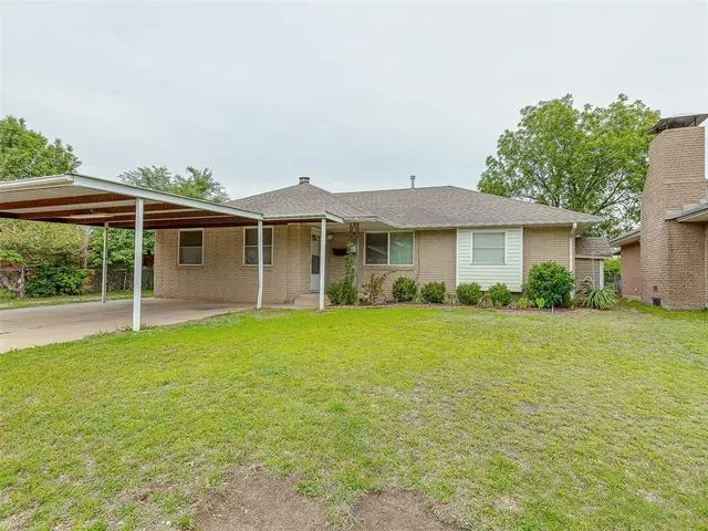 Photo 3 — 919 SW 3rd Street, Moore, OK 73160