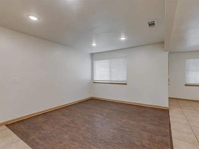 Photo 7 — 919 SW 3rd Street, Moore, OK 73160