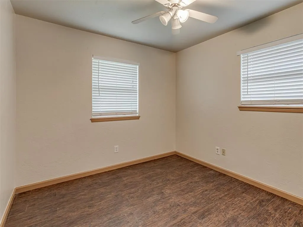 Photo 24 — 919 SW 3rd Street, Moore, OK 73160