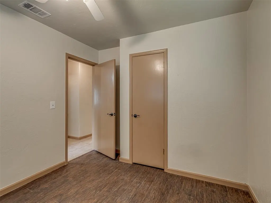 Photo 25 — 919 SW 3rd Street, Moore, OK 73160