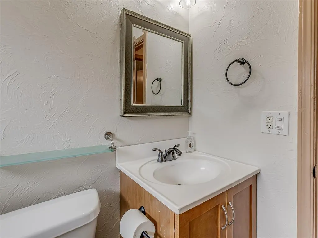 Photo 27 — 919 SW 3rd Street, Moore, OK 73160