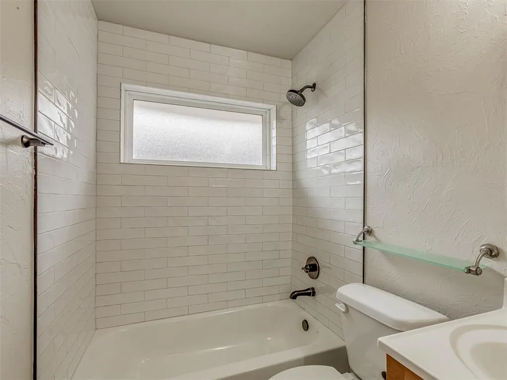 Photo 28 — 919 SW 3rd Street, Moore, OK 73160