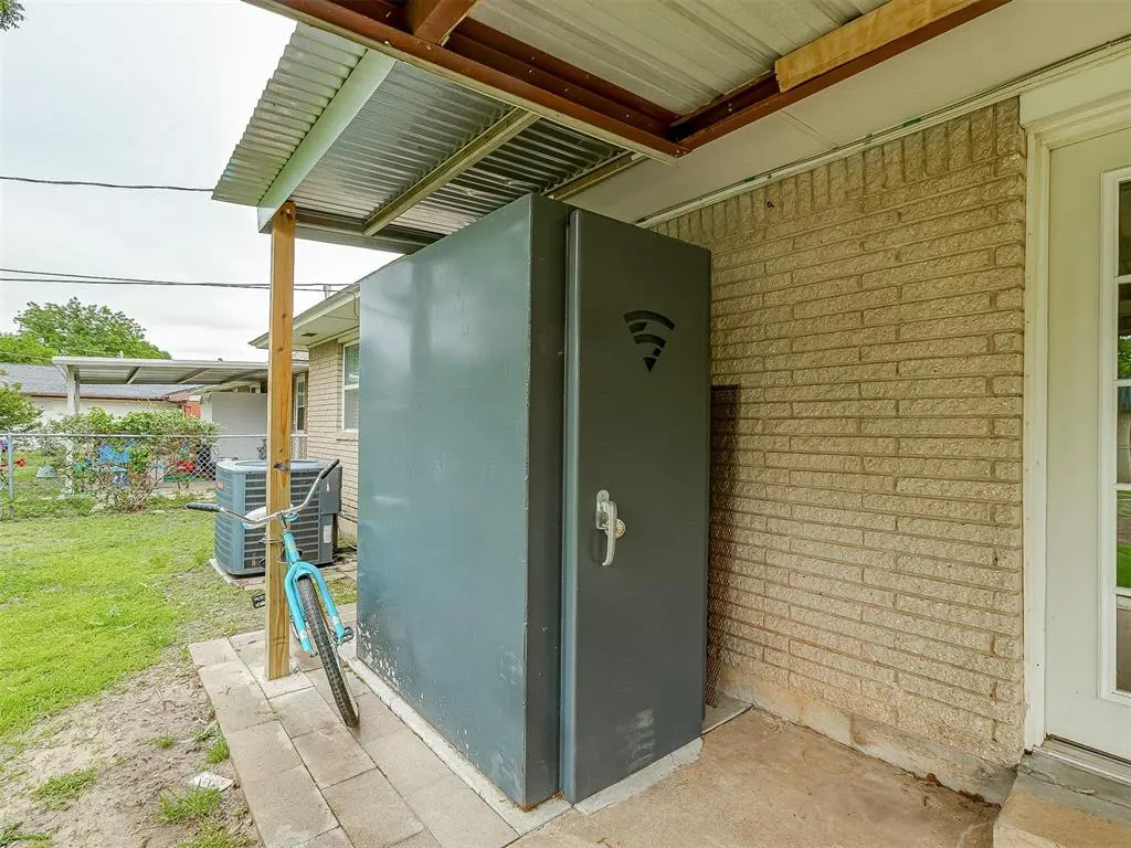 Photo 38 — 919 SW 3rd Street, Moore, OK 73160