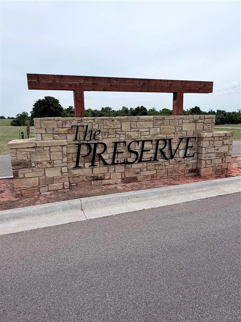 Front exterior — 8202 Autumn Blaze, Blanchard, OK 73010